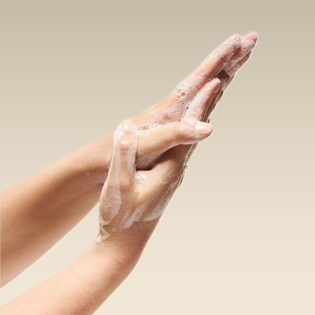 Enzympeeling, Produkt aufgeschmäumt in Händen, Enzyme Peeling Powder