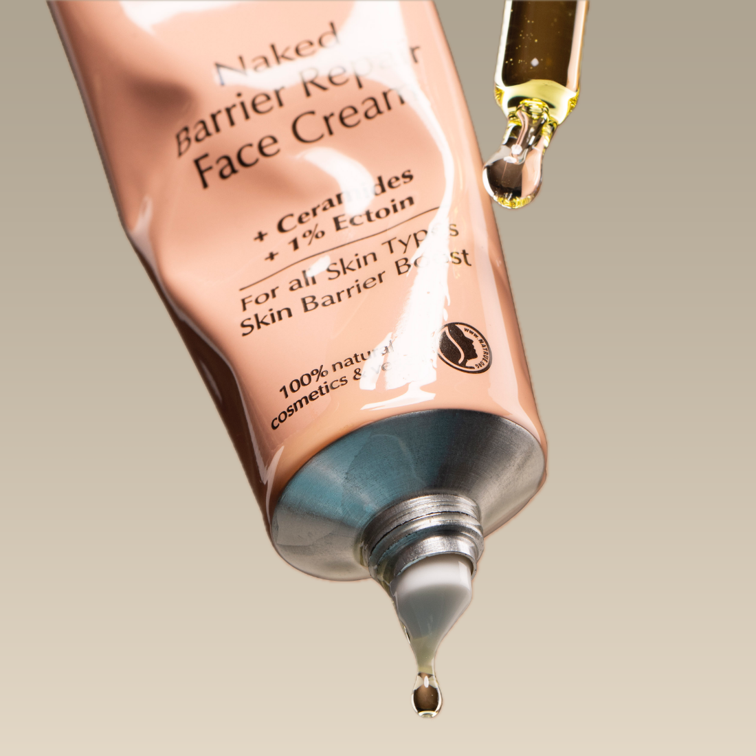 Ceramide Cream und Selbstbräuner Tropfen, Produktkombination in Closeup mit Textur, Barrier Repair Cream und Sun Drops