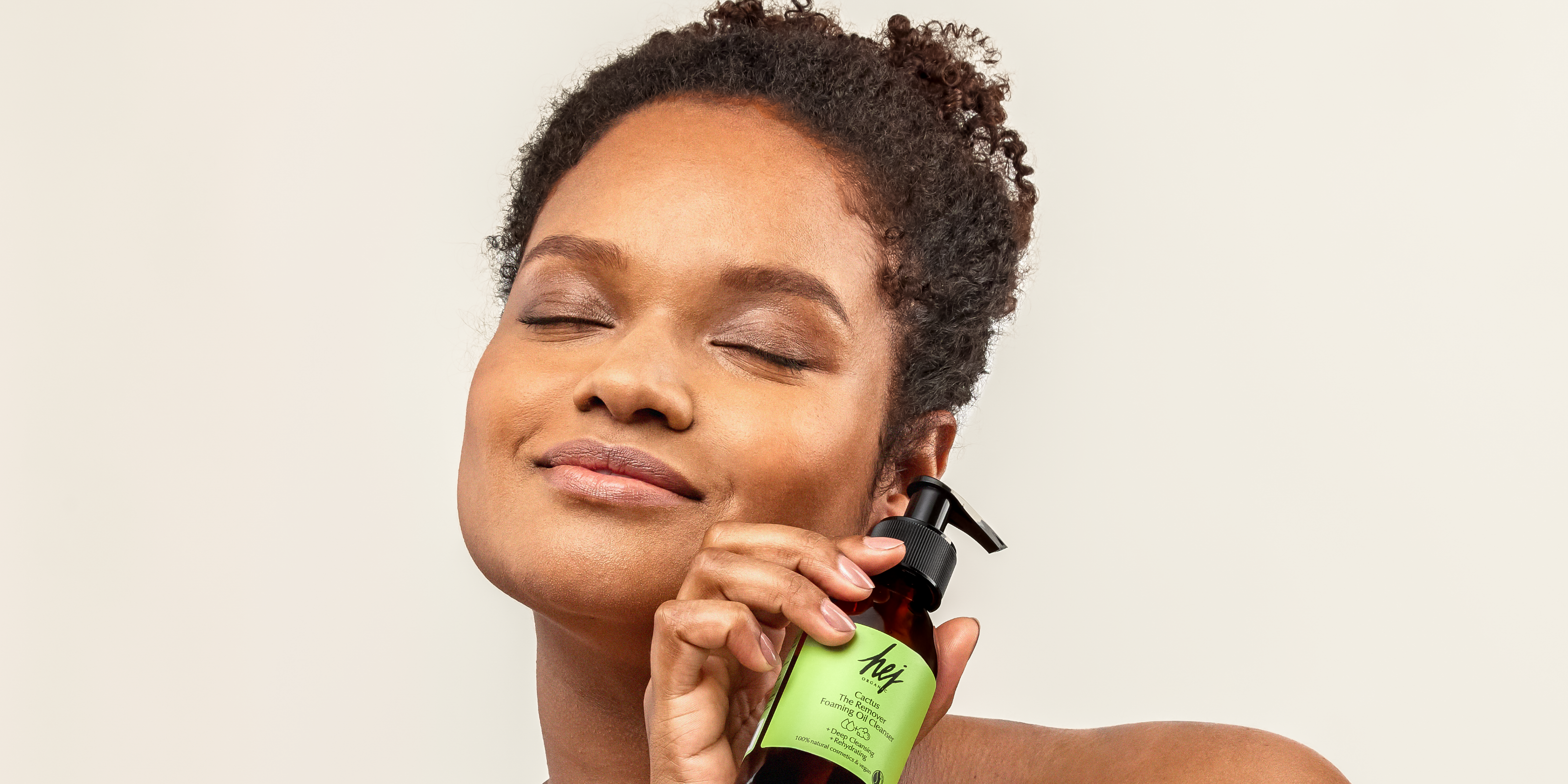 Cactus, Model hält Reinigungsöl, HEJ ORGANIC